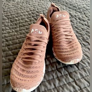 APL running lifestyle shoes